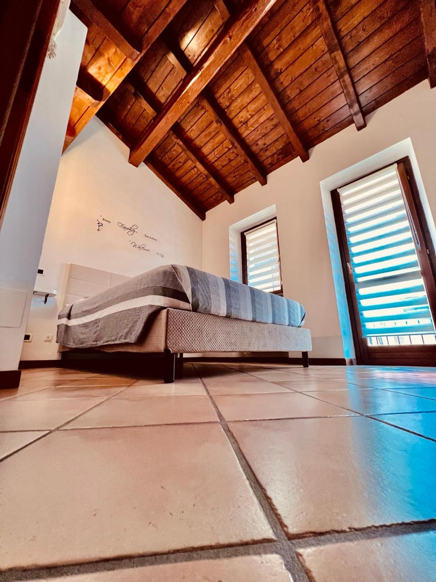Vittoria Holiday House Стреза Экстерьер фото