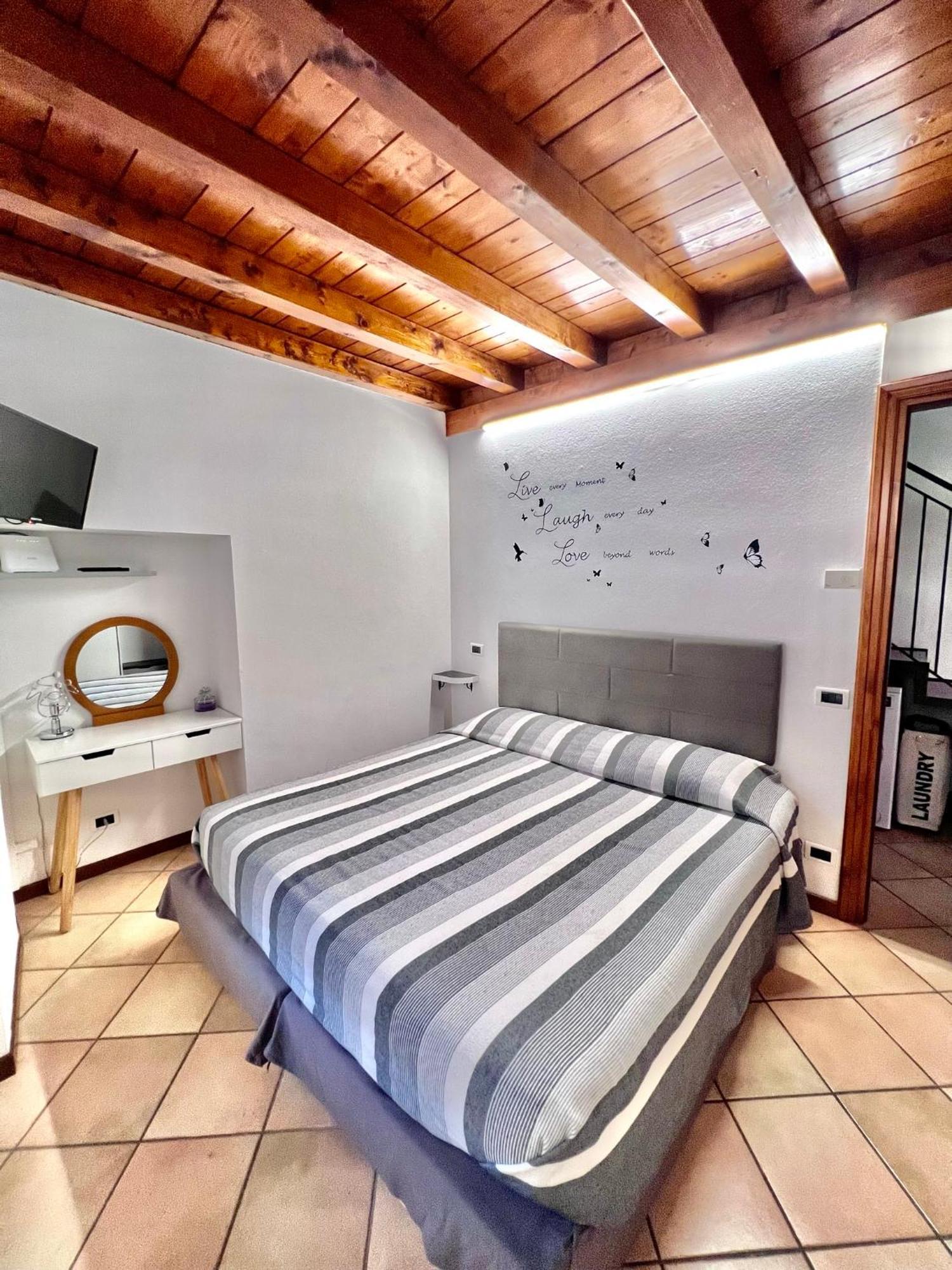 Vittoria Holiday House Стреза Экстерьер фото